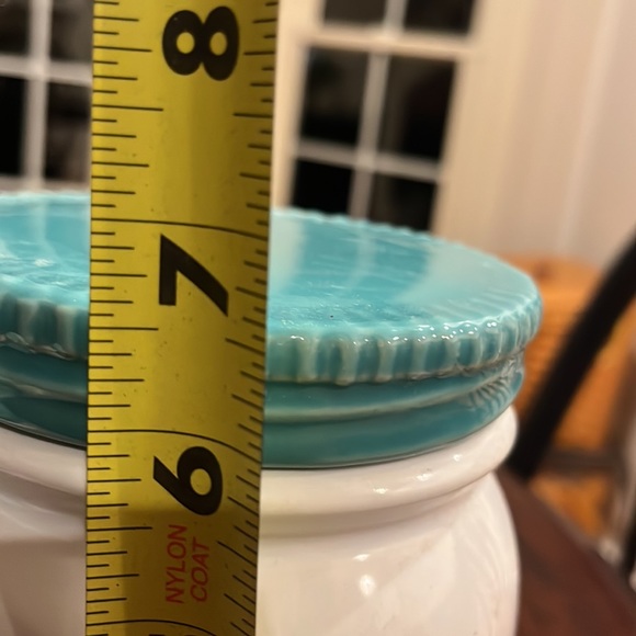 Two ceramic containers with covers and chalkboard labels - Picture 5 of 10